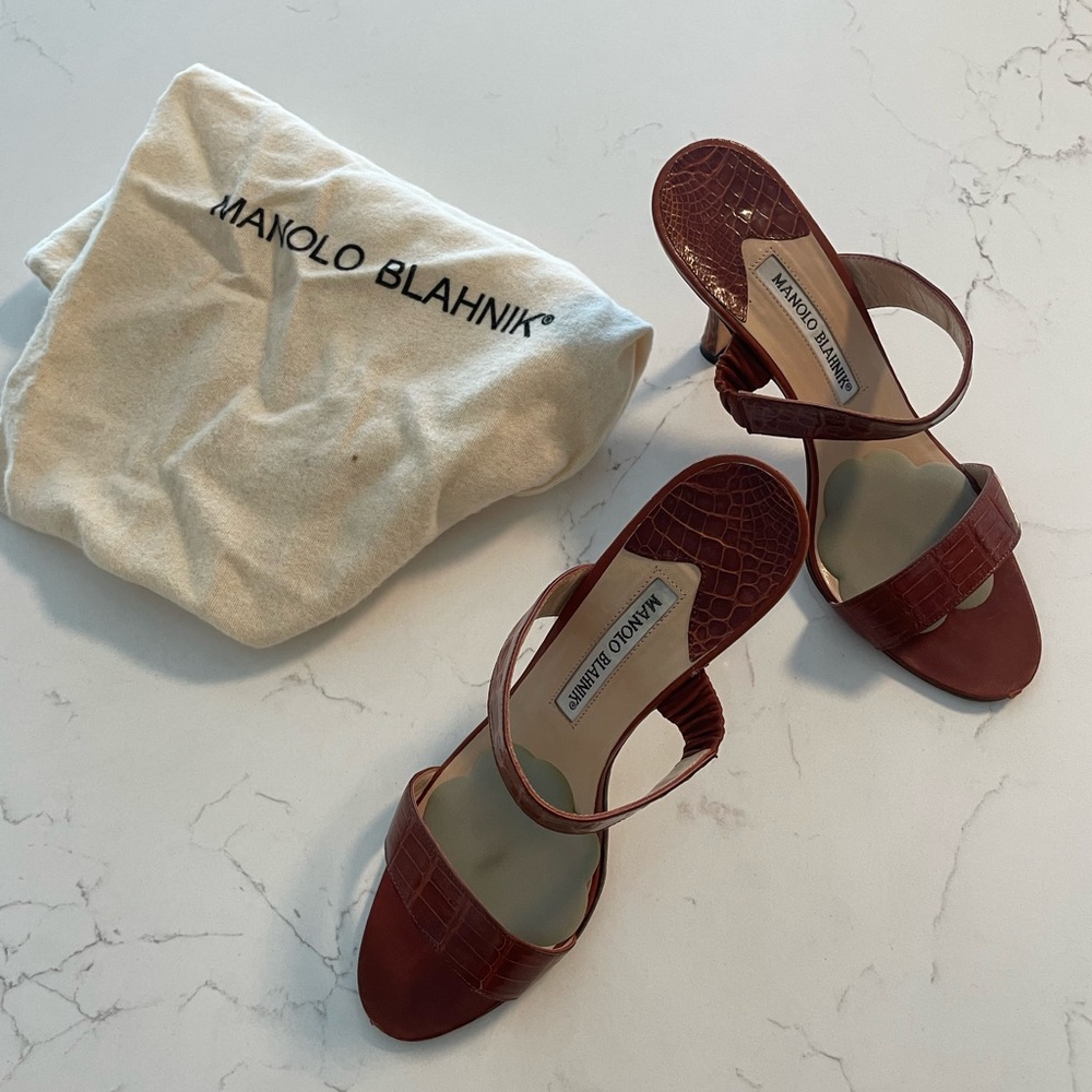 Manolo Blahnik brown alligator croc sandals